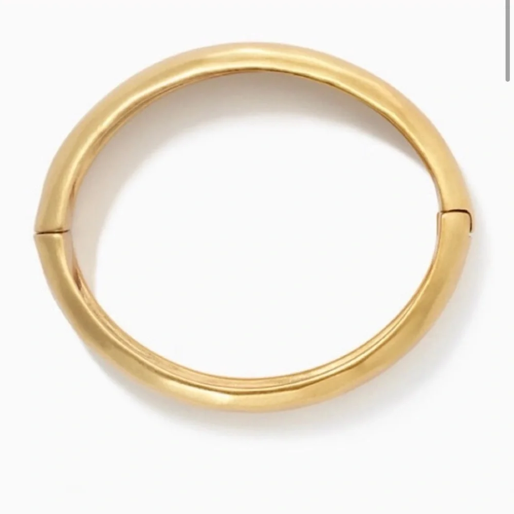 Stella & Dot | ⚜️Sculptural [GOLD] Essential Cuff - Picture 3 of 11